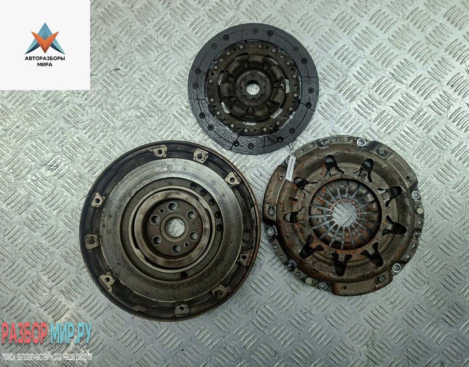 маховик Ford Mondeo 3 поколение 2001, 1.8 л., бензин, МКПП, серый, седан - фото №1