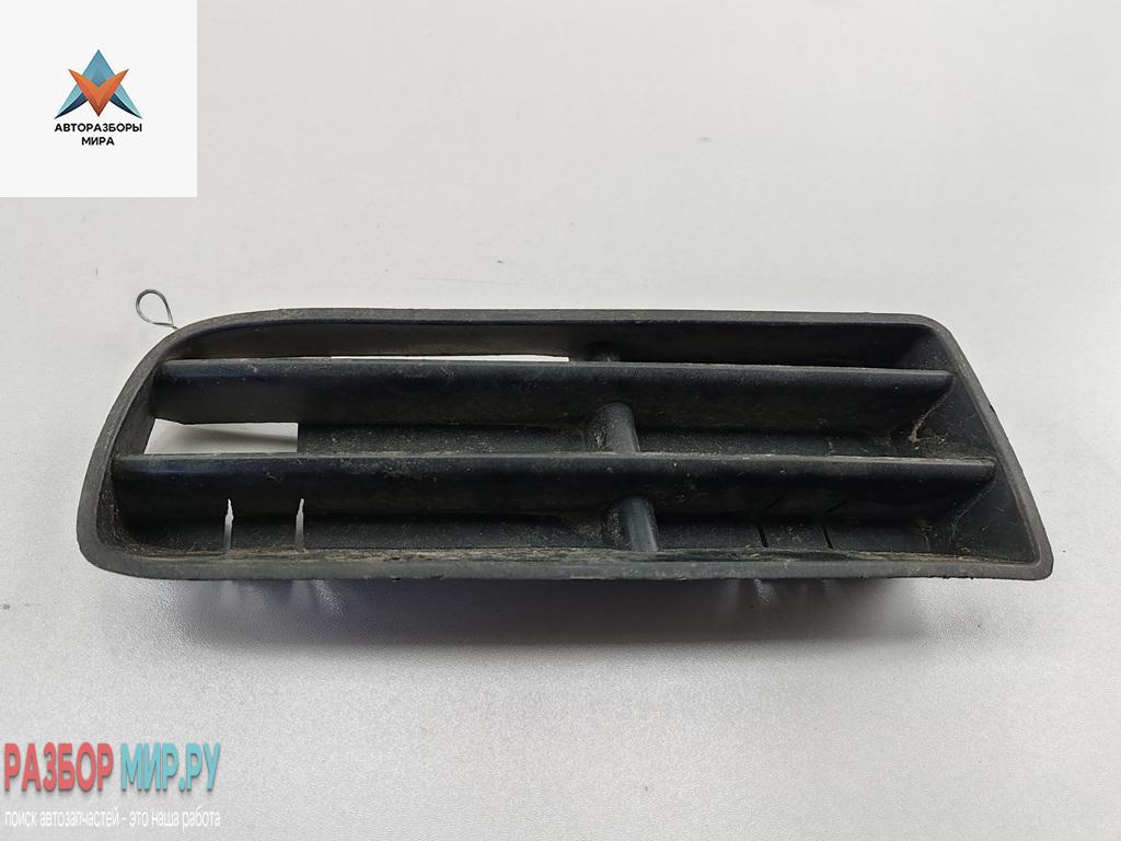 заглушка (решетка) в бампер Volkswagen Golf 4 поколение 2003, 1.4 л., бензин, МКПП, синий, хетчбэк 3 дв., 1J0853665B - фото №1