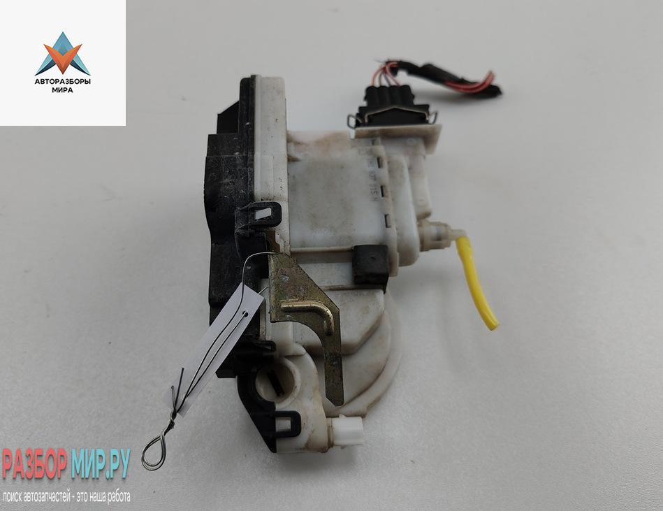 замок двери передней левой Volkswagen Golf 3 поколение 1997, 1.8 л., бензин, АКПП, зелёный, хетчбэк 5 дв., 1H1837015N - фото №1