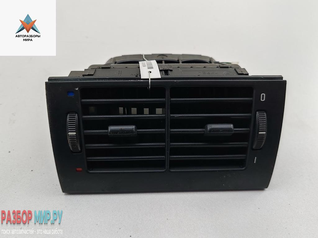 дефлектор обдува салона BMW 5 серия E39 1999, 2.0 л., бензин, МКПП, серый, седан, 8376150 - фото №1