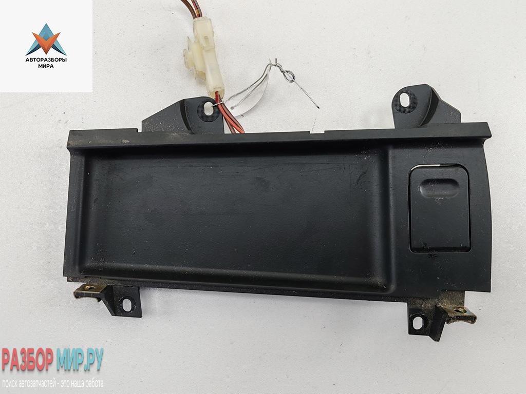 прикуриватель BMW 5 серия E39 1999, 2.0 л., бензин, МКПП, серый, седан, 8159694 - фото №1