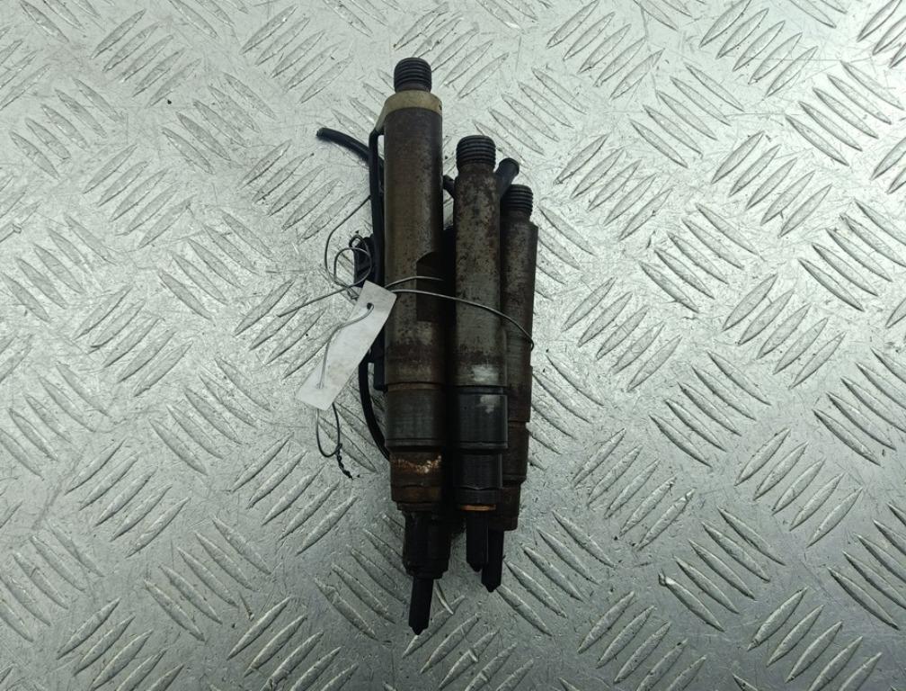 форсунка Audi A3 8L 2000, 1.9 л., дизель, АКПП, серый, хетчбэк 5 дв., 028130202H, 028130202J, 0432193703, 0432193705 - фото №1