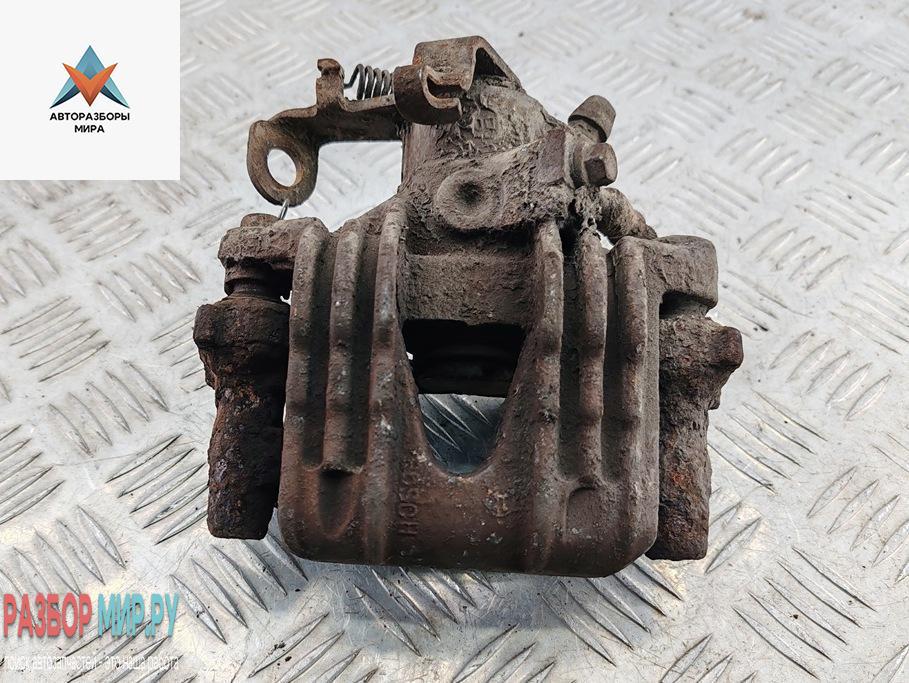 суппорт задний правый Opel Astra G 2000, 1.8 л., бензин, АКПП, красный, универсал - фото №1