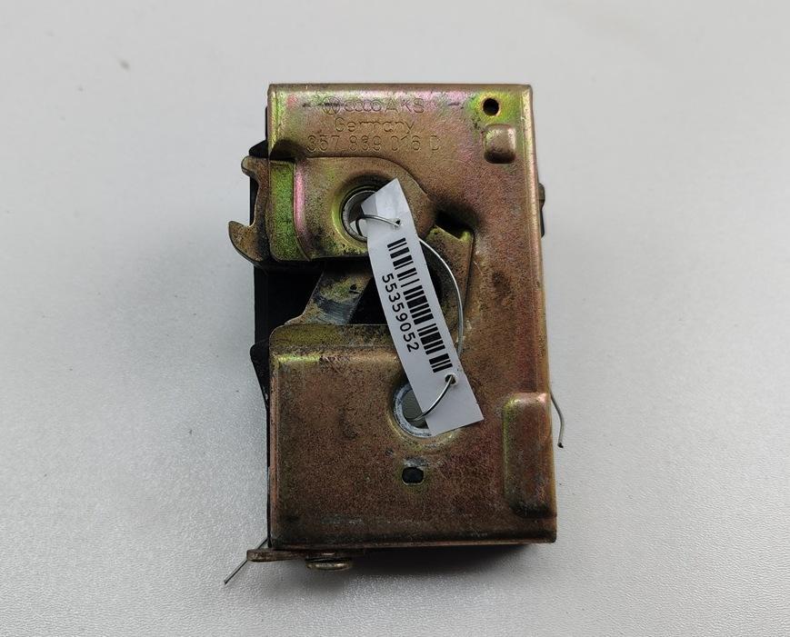 замок двери передней правой Volkswagen Passat B4 1994, 357839016D