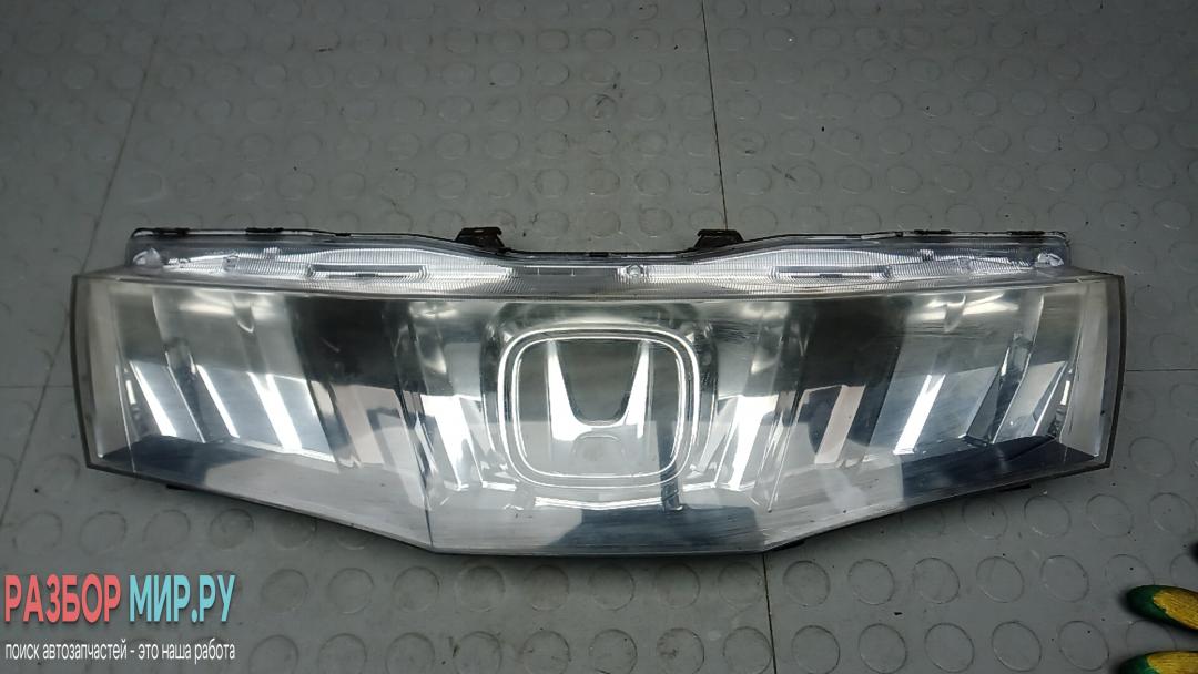 решетка радиатора Honda Civic 8 поколение 2006, 1.8 л., бензин, МКПП, хетчбэк 5 дв. - фото №1