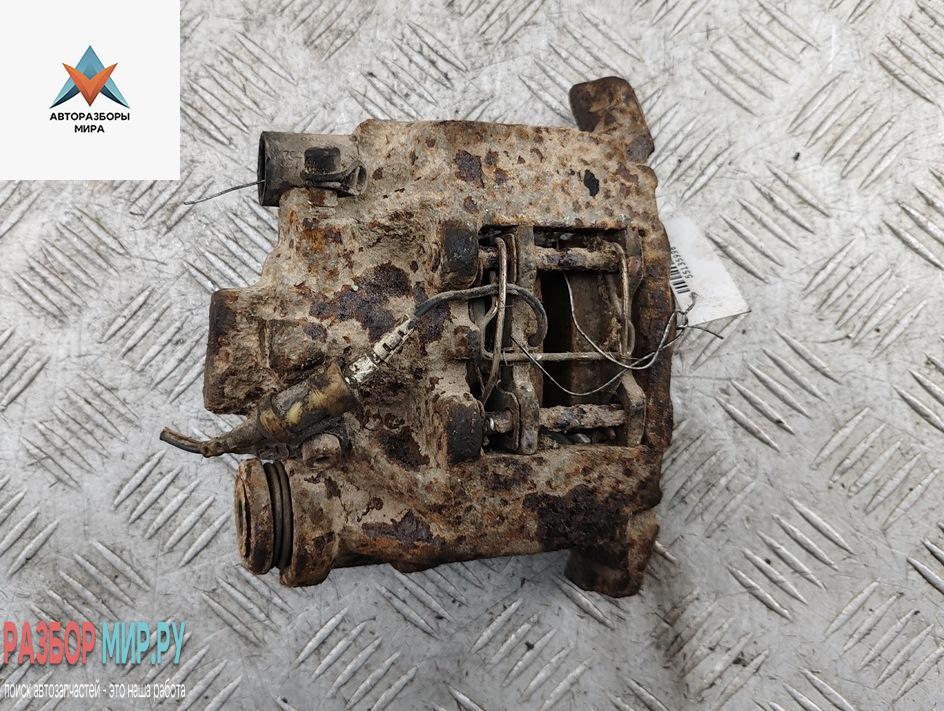 суппорт задний правый Mercedes-Benz Vito-1 W638 1999, 2.2 л., дизель, МКПП, белый, микроавтобус - фото №1