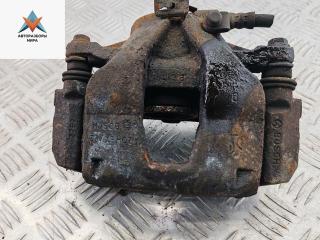 суппорт передний левый Fiat Doblo 2 поколение 2012, 1.3 л., дизель, МКПП, белый, фургон