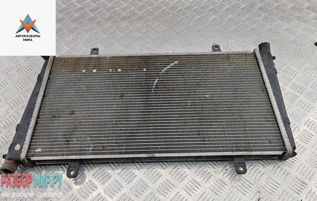 радиатор охлаждения Volvo S40 1 поколение 1998, 1.9 л., бензин, АКПП, чёрный, универсал - фото №1