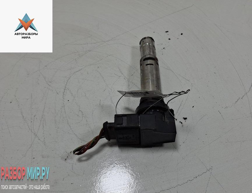 катушка зажигания Volkswagen Caddy 3 поколение 2009, 1.4 л., бензин, МКПП, красный, фургон - фото №1