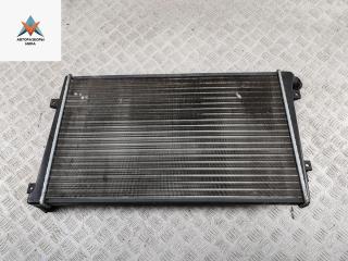 радиатор охлаждения Volkswagen Caddy 3 поколение 2006, 1.9 л., дизель, МКПП, красный, фургон