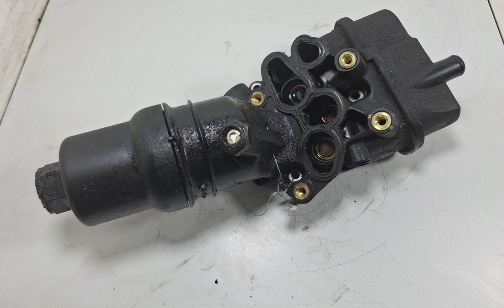 корпус масляного фильтра Volkswagen Passat B6 2007, 2.0 л., бензин, МКПП, универсал, X7066B1360162