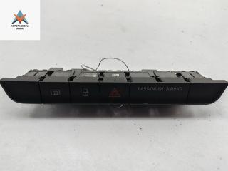 кнопка аварийной сигнализации Skoda Fabia mk3 (NJ) 2015, 1.2 л., бензин, МКПП, белый, универсал, 6V0927132A