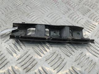 кронштейн переднего бампера Volkswagen Passat B6 2007, 2.0 л., дизель, МКПП, чёрный, универсал, 3C0807184