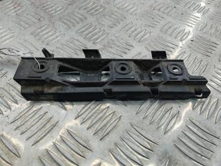 кронштейн переднего бампера Volkswagen Passat B6 2007, 2.0 л., дизель, МКПП, чёрный, универсал, 3C0807183