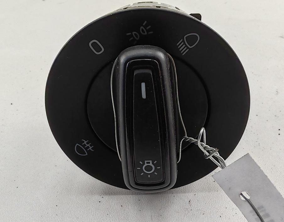 переключатель света Skoda Fabia mk3 (NJ) 2015, 1.2 л., бензин, МКПП, белый, универсал, 5E0941431G