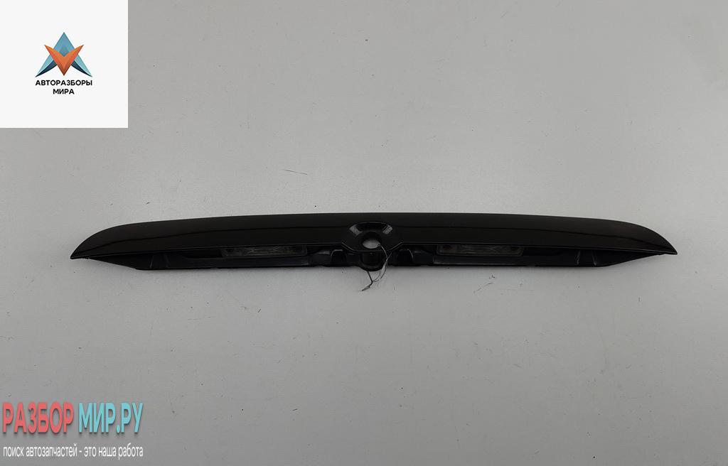 накладка подсветки номера Opel Zafira 1 поколение (A) 2002, 2.2 л., бензин, МКПП, чёрный, минивэн, 90579631 - фото №1