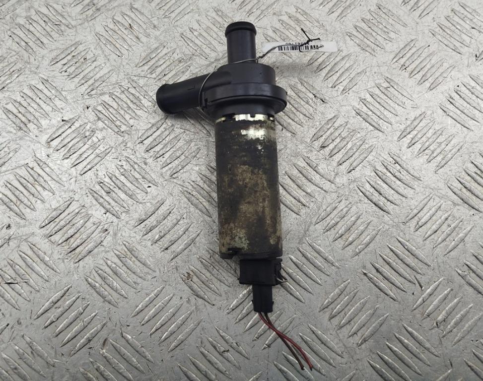 Насос водяной дополнительный Volkswagen Transporter T4 1993, 2.4 л., дизель