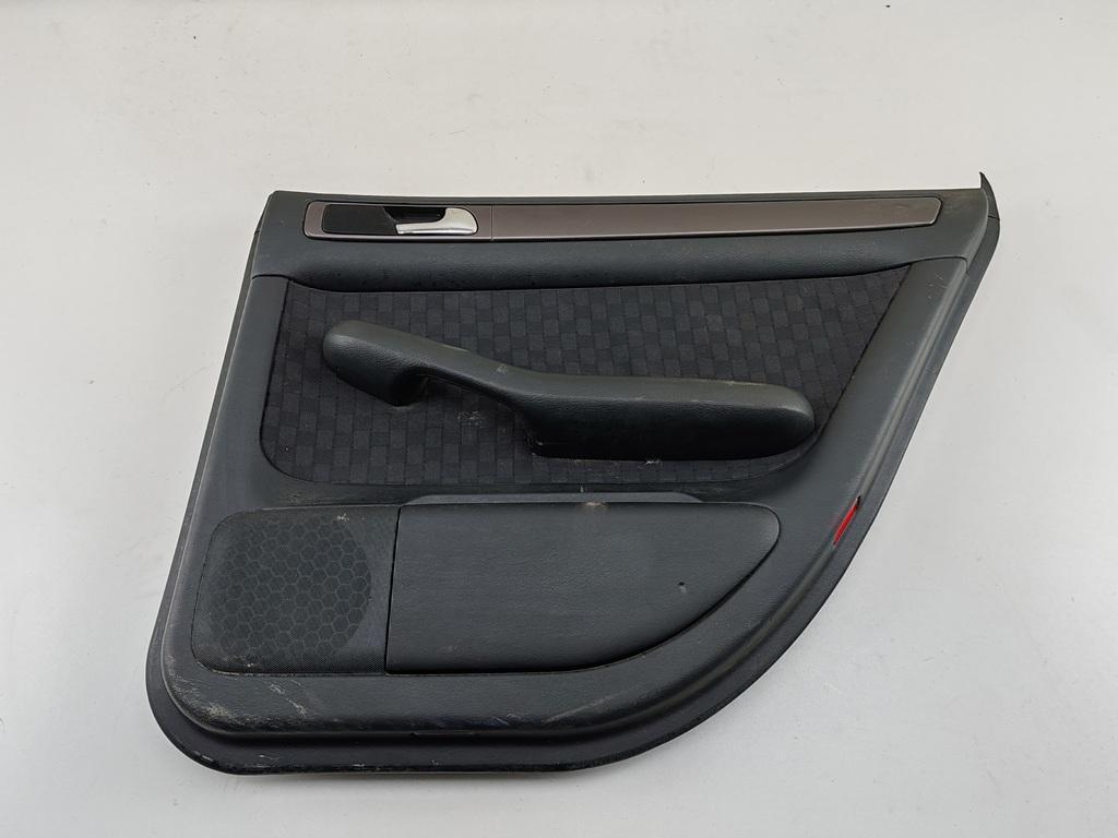 обшивка двери задняя правая Audi A6 C5 1998, 2.4 л., бензин, МКПП, синий, универсал