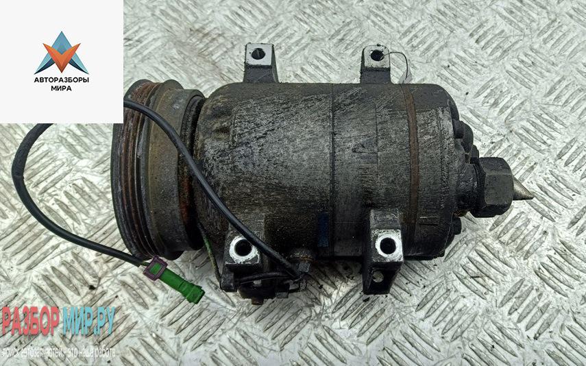 компрессор кондиционера Audi A4 B5 1997, 1.8 л., Ti, бензин, 8D0260805D - фото №1