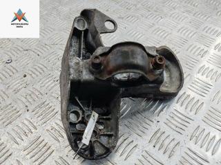 кронштейн (крепление) Audi A4 B7 2005, 2.5 л., дизель, МКПП, синий, универсал, 8E0199351