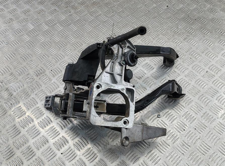 узел педальный (блок педалей) Audi A4 B7 2005, 2.5 л., дизель, МКПП, синий, универсал, 8E1821117A