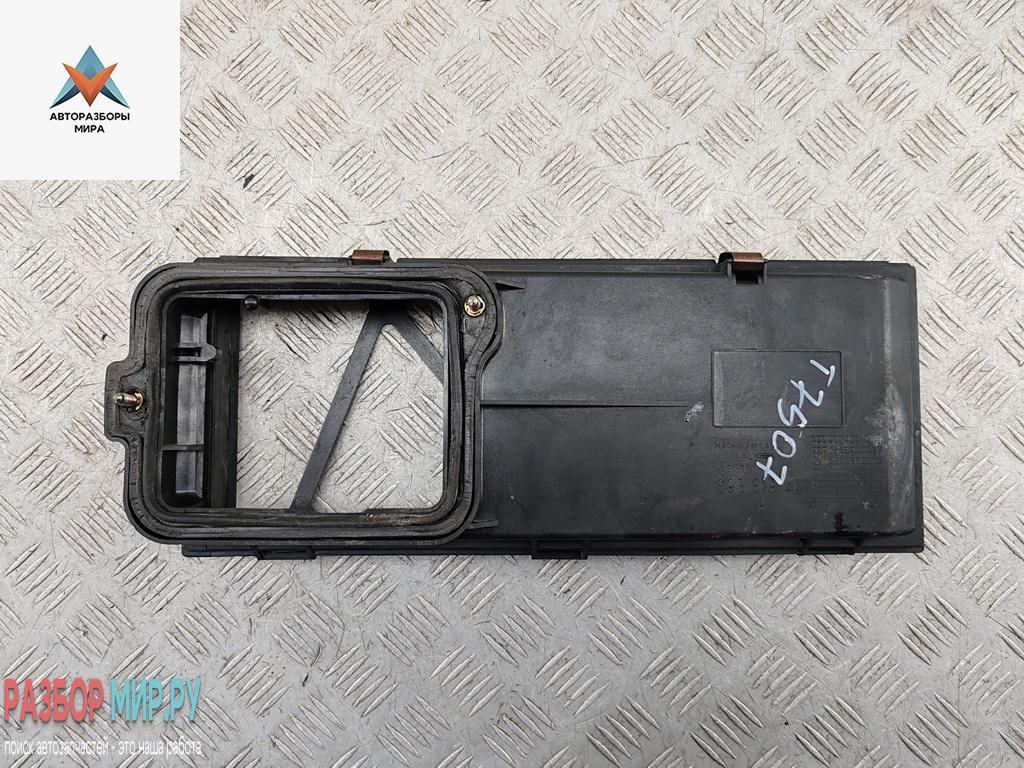 корпус салонного фильтра Audi 80 8C/B4 1992, 2.0 л., бензин, МКПП, красный, седан, 893819441 - фото №1