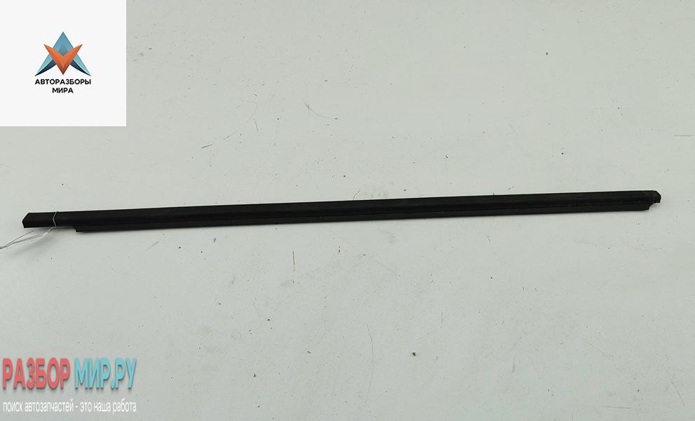 Молдинг стекла двери наружный Volvo S40 1 поколение 1998, 1.9 л., бензин, АКПП, чёрный, универсал - фото №1