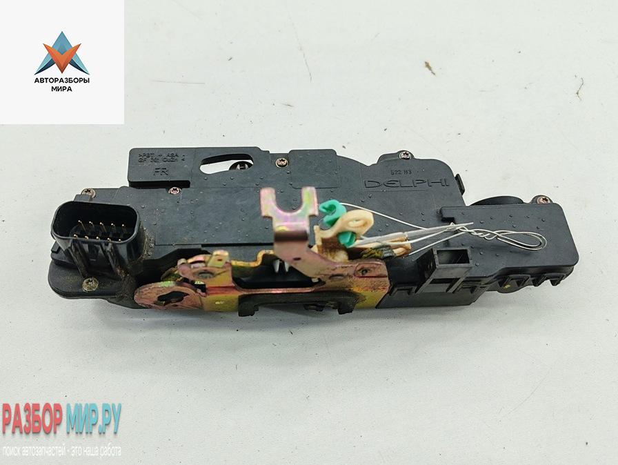 замок двери передней правой Fiat Stilo 1 поколение 2002, 1.8 л., бензин, МКПП, серый, хетчбэк 3 дв. - фото №1