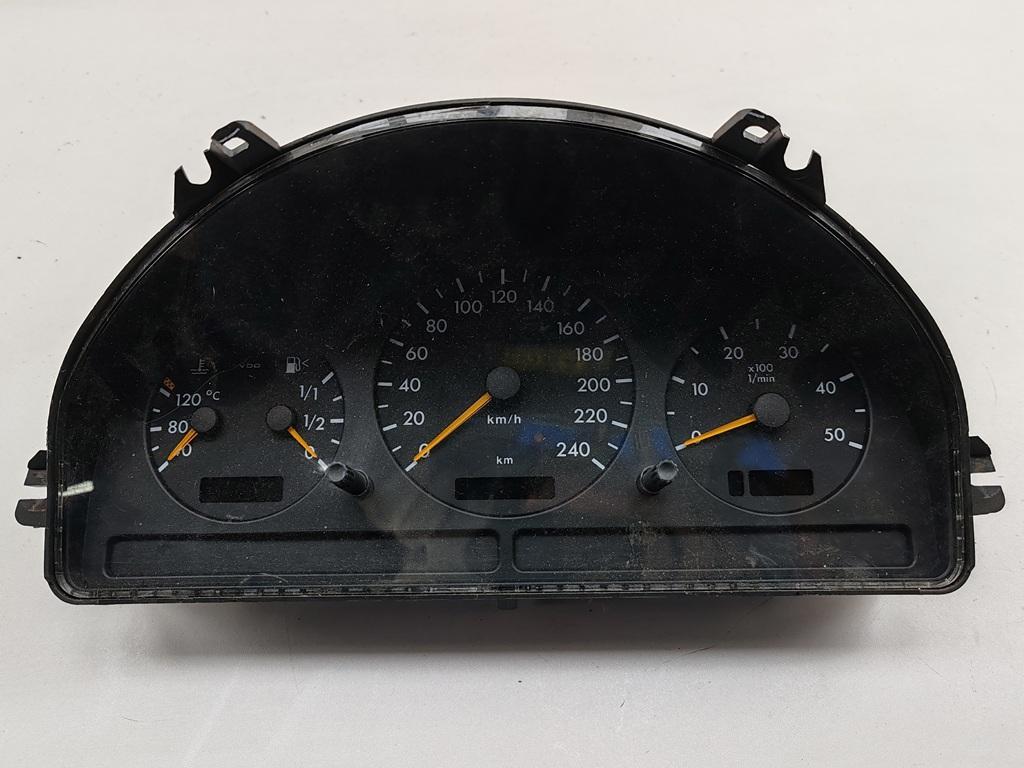 приборная панель Mercedes-Benz M-Class ML W163 2002, 4.0 л., дизель, АКПП, чёрный, внедорожник 5 дв., 1635405811 - фото №1