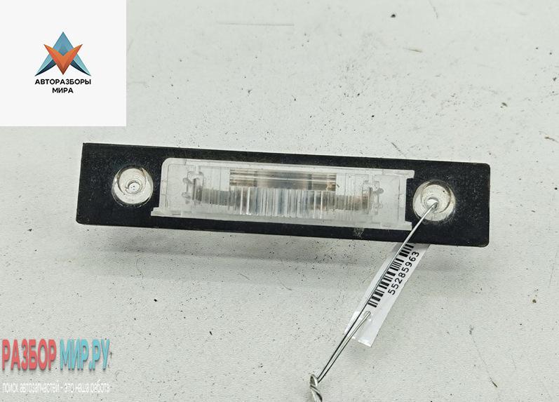 подсветка номера Volvo S40 1 поколение 1998, 1.9 л., бензин, АКПП, чёрный, универсал - фото №1