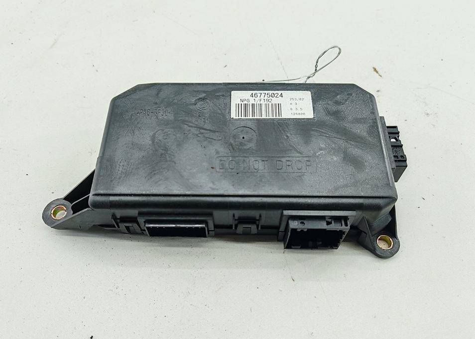модуль управления двери Fiat Stilo 2002, 1.8 л., бензин, МКПП, серый, хетчбэк 3 дв., 46775024