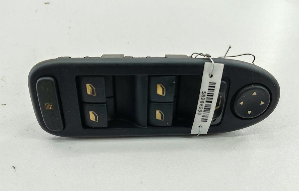 блок управления стеклоподъемниками Citroen C5 2006, 1.6 л., дизель, МКПП, бежевый, хетчбэк 5 дв., 96498420XT