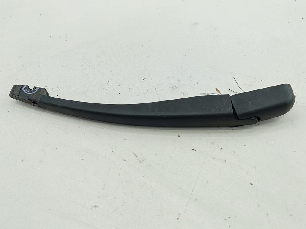 Щеткодержатель (поводок стеклоочистителя) задний Peugeot 307 1 поколение 2002, 1.6 л., бензин, МКПП, серый, универсал, 9636279777 - фото №1