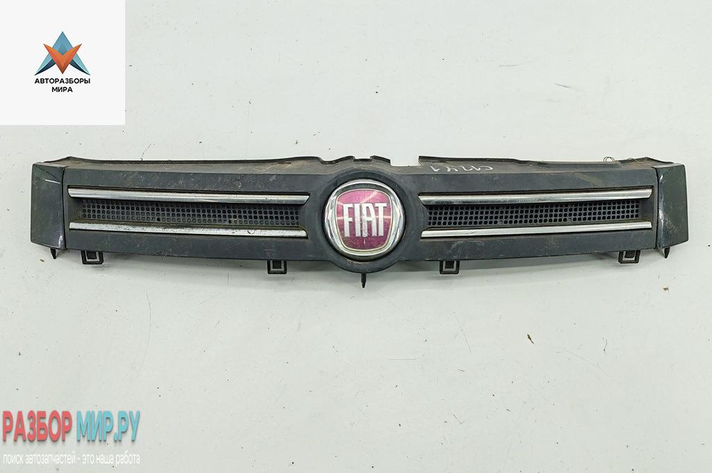 решетка радиатора Fiat Panda 2 поколение 2009, чёрный, хетчбэк 5 дв., 735353899 - фото №1