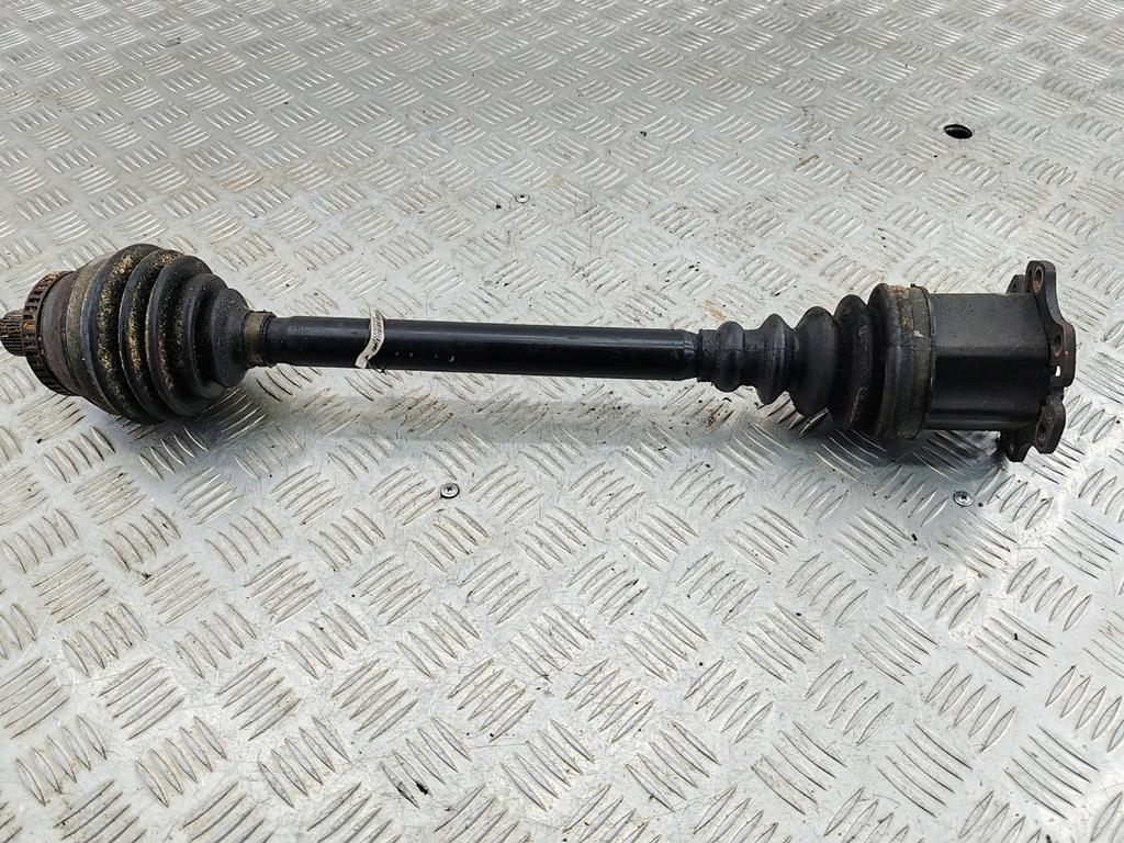 полуось передняя правая (приводной вал, ШРУС) Audi A4 B6 2003, 2.5 л., дизель, МКПП, серый, универсал