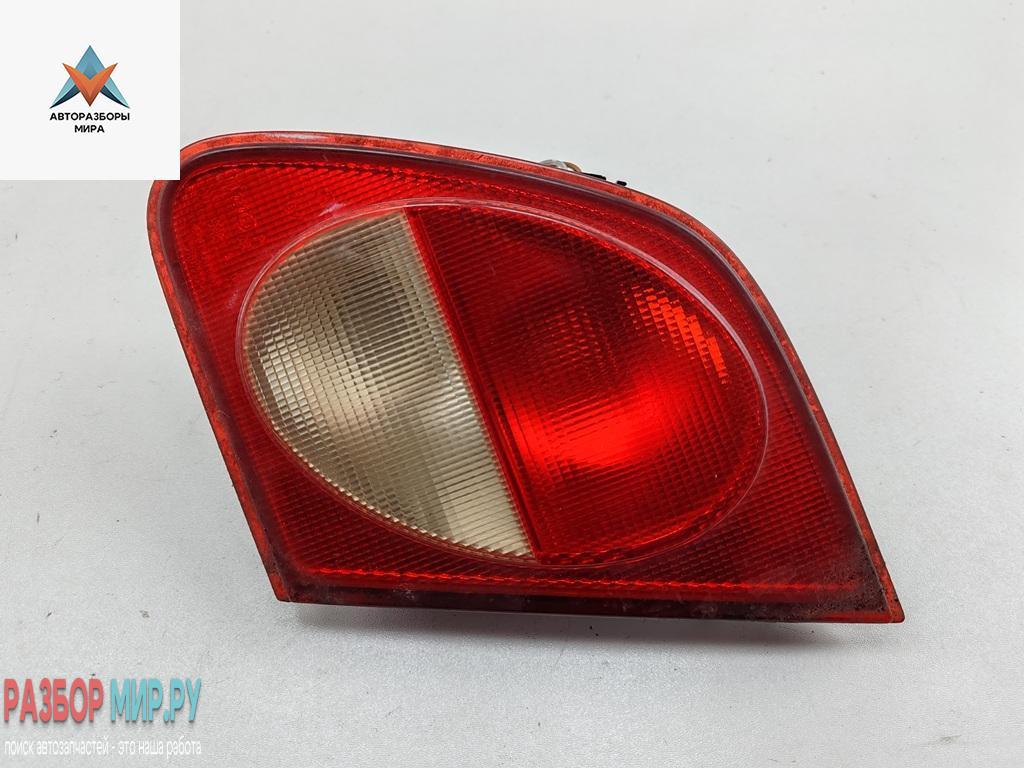 фонарь крышки багажника правый Mercedes-Benz E-Класс W210/S210 1998, 2.8 л., бензин, АКПП, серый, седан, 2108201064 - фото №1