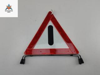 знак аварийной остановки Mercedes-Benz C-Класс W201 [рестайлинг] 1989, 2.0 л., бензин, МКПП, красный, седан, K23616