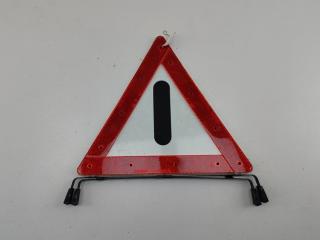 знак аварийной остановки Mercedes-Benz 190 W201 1989, 2.0 л., бензин, МКПП, красный, седан, K23616