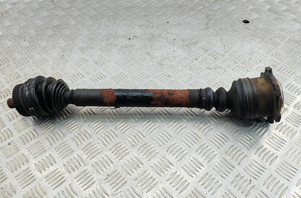полуось передняя правая (приводной вал, ШРУС) Audi A4 B5 2000, 1.8 л., бензин, АКПП, жёлтый, седан