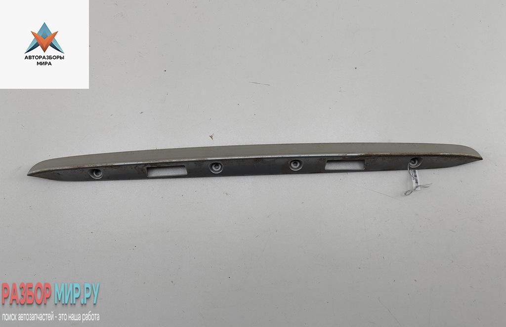 накладка подсветки номера Mercedes-Benz E-Класс W210/S210 1998, 2.8 л., бензин, АКПП, серый, седан, 2107580038 - фото №1