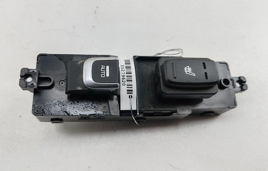 кнопка стеклоподъемника заднего левого Kia Sorento 3 (UM, 2016, 2.2 л., дизель, АКПП, серый, внедорожник 5 дв., 93580C5110