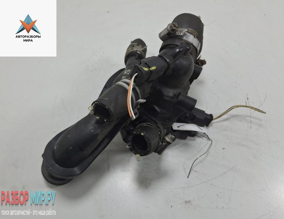 корпус термостата Peugeot 308 T7 2008, 1.6 л., бензин, МКПП, чёрный, универсал - фото №1