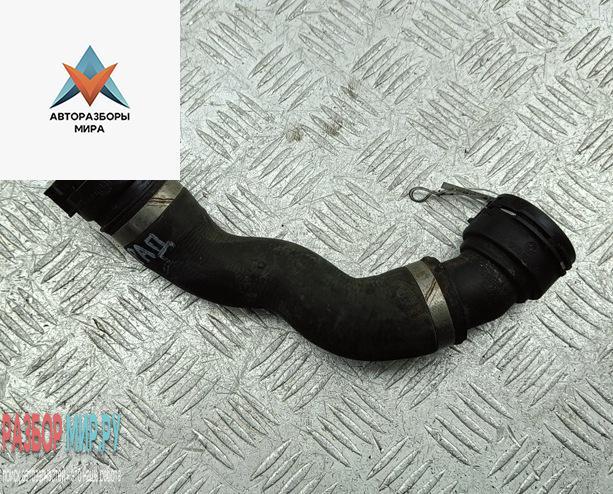 патрубок радиатора BMW 5 серия F07/F10/F11 2011, 3.0 л., дизель, 8509274 - фото №1