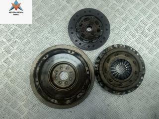 маховик Mercedes-Benz C-Класс W201 [рестайлинг] 1989, 2.0 л., бензин, МКПП, красный, седан