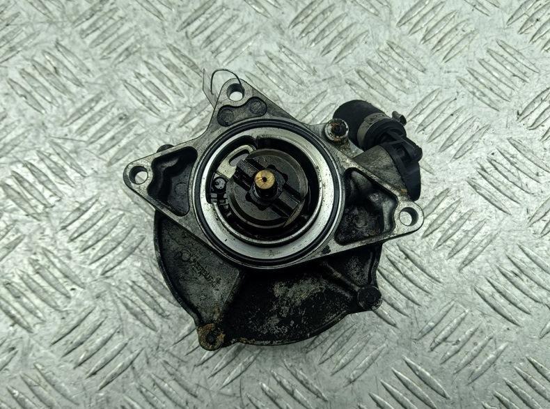 насос вакуумный Audi A6 C5 2003, 2.5 л., дизель, МКПП, чёрный, седан
