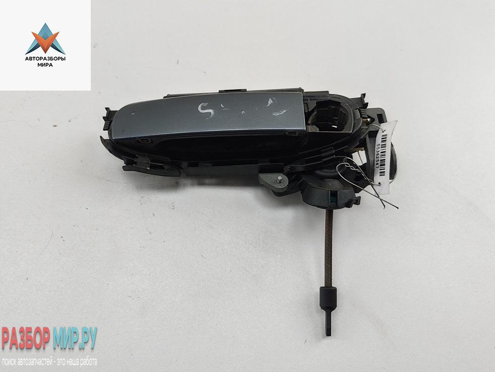 ручка наружная передняя левая Audi A4 B7 2006, 1.8 л., Ti, бензин, МКПП, серый, универсал - фото №1