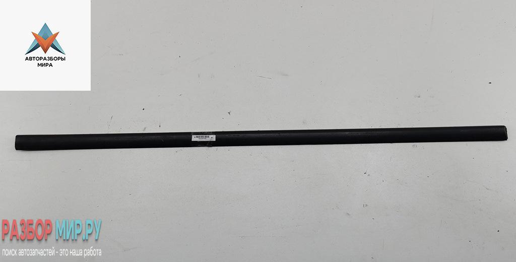 молдинг двери передней правой Audi 80 8C/B4 1992, 2.0 л., бензин, МКПП, красный, седан - фото №1