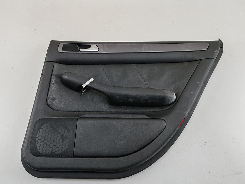 обшивка двери задняя правая Audi A6 C5 2003, 2.5 л., дизель, МКПП, чёрный, седан