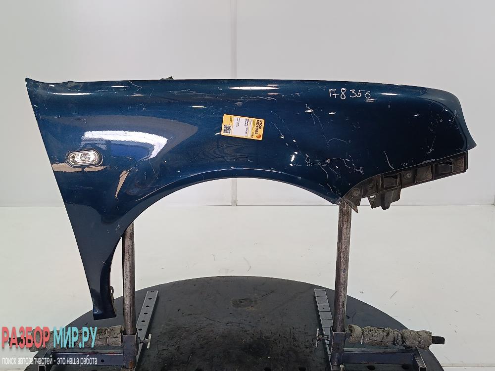 крыло переднее правое Volkswagen Golf 5 поколение 2003, цвет - фото №1
