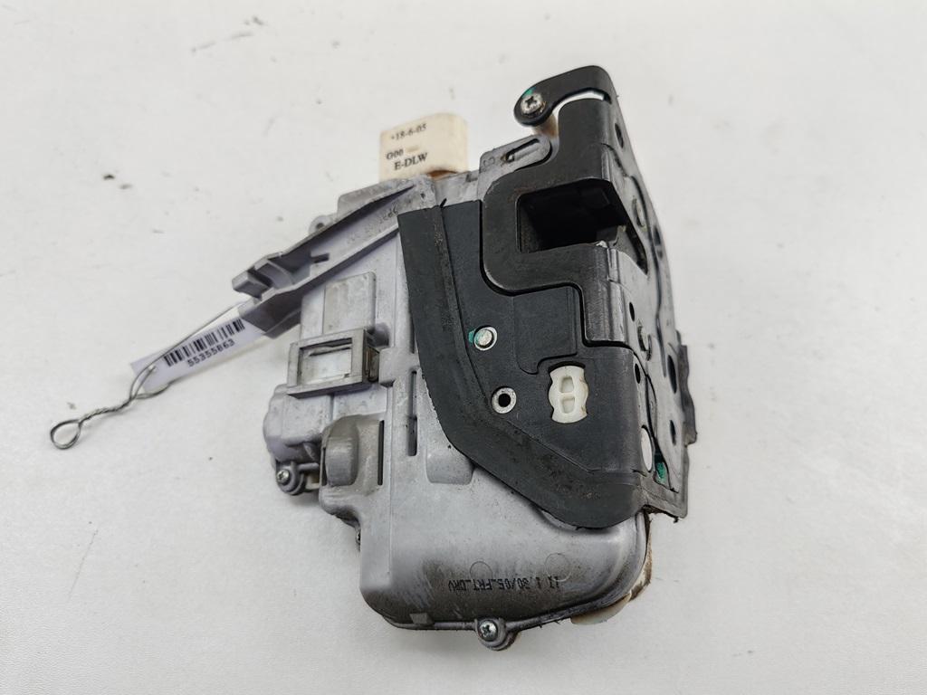 замок двери передней левой Volkswagen Passat B6 2006, 2.0 л., бензин, МКПП, серый, седан, 3C1837015B